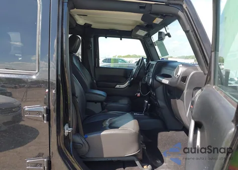 2017 Jeep Wrangler Unlimited Sahara z USA, uszkodzony, nr VIN 1C4BJWEG2HL736673